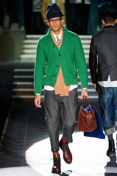 Look 18